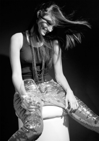 Джинсы, расшитые пайетками, 20 995 р.