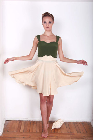 Топ и юбка с фигурным поясом