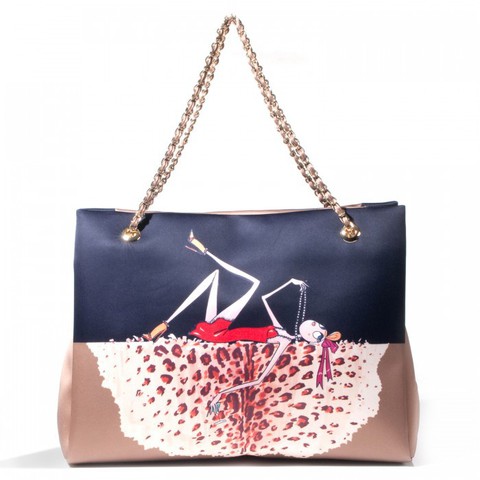 Love Moschino, модель из коллекции сезона