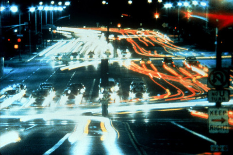 Эффект замедленной съемки Реджио и Фрик подсмотрели в рекламе и сразу решили сделать этот прием важной частью своего фильма.