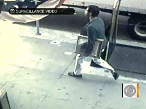 «Женскую голову» Пикассо уже похищали — из галереи Weinstein в Сан-Франциско, но не надолго. Горе-похититель не только додумался уехать с места