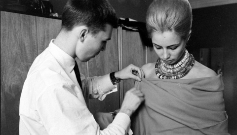 Вячеслав Зайцев с моделью, 1963 год. Из архива журнала Life
