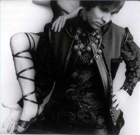 Смелость мысли дизайнера в том числе проявлялась в креативных фотосессиях