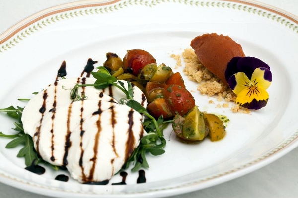 Томаты и моцарелла, 290 рублей