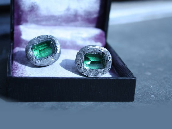 Запонки: серебро, олово, зеленый аметист