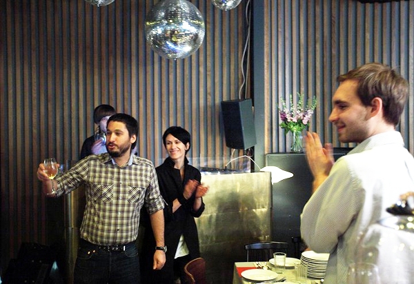 В отличие от кафе-бара «Дома Быта», где все самое интересное происходит по ночам, новое заведение Романа Бурцева «Инженер» ориентировано на более