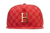Бейсболка Huf, 1 200 руб (hypebeast.com)