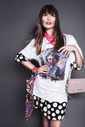 Сумка Miu Miu, шопер Comme des Garcons с арт-принтами по мотивам Star Wars, платье Сeline, колье Сomme des Garcons, дизайн принта «Владимир Сорокин