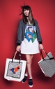 Бомбер Stella McСartney, туфли Сeline, бижутерия Marni, дизайн принта «Анна Ахматова» на футболке — Polly Ester