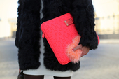 Шубка Mango, чехол Marc Jacobs