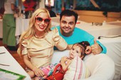 Сергей рост с женой Ольгой и дочерью Алисой