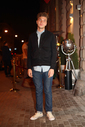 свитер Stone Island, джинсы Levi's, кеды Converse