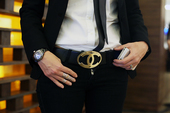 пиджак H&M, джинсы Mango, рубашка Topshop, галстук мужа Dolce&Gabbana, часы Chanel