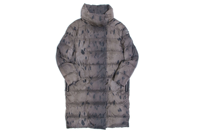 Moncler, цена со скидкой 40 180 рублей (Babochka Gallery)