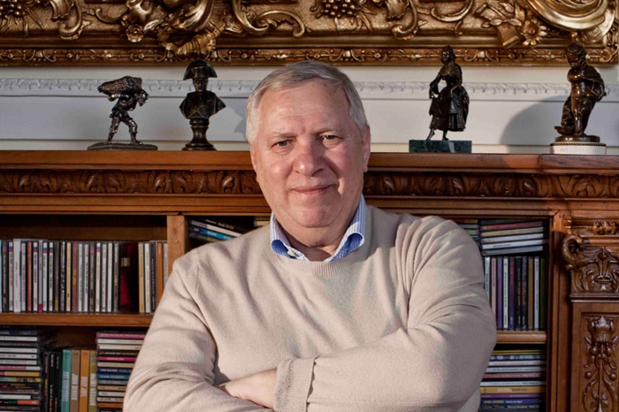 Юрий Быстров, хозяин квартиры