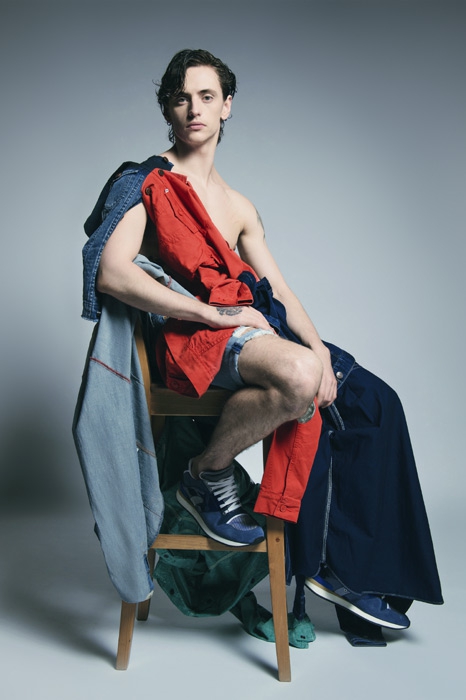 Рубашки и шорты Levi's, обувь Santoni, рубашка Diesel