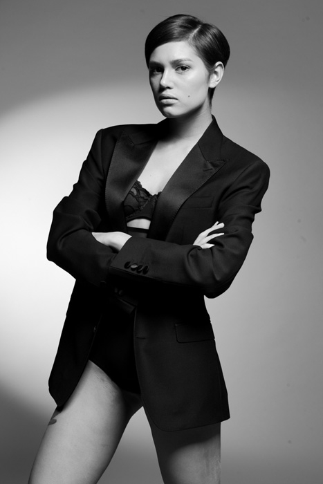 Смокинг Dolce & Gabbana (ДЛТ), боди и бюстье Wolford (Wolford)