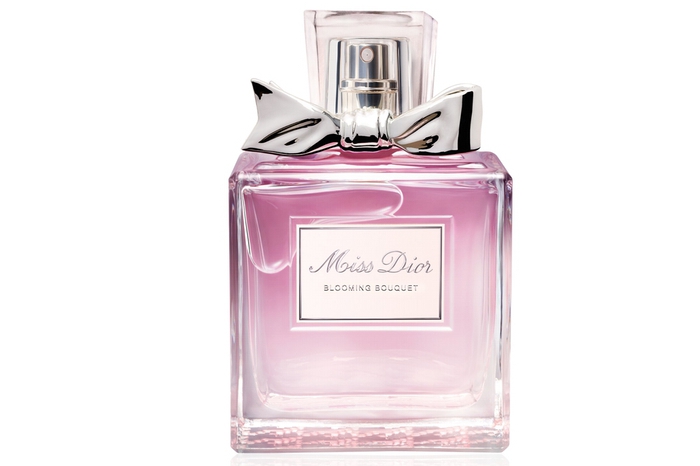 Miss Dior Blooming Bouquet, Dior. Раф Симонс сшил свой вариант кутюрного платья Miss Dior 1949 года, а Франсуа Демаши переписал формулу одноименного