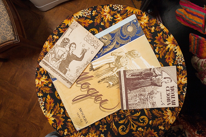 Журналы «Модели сезона», СССР, 1939 - 1940 годы; «Моды», СССР, 1951 год.