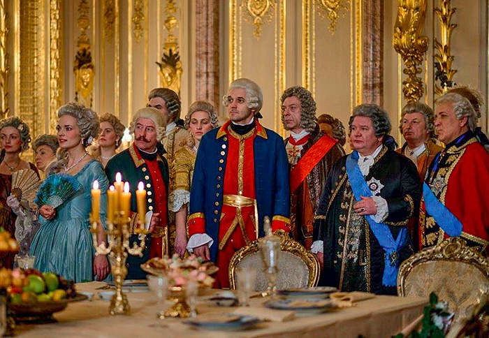 Съемки «Екатерины Великой» проходят в большом количестве музеев, дворцов и особняков Петербурга и его пригородов: в Екатерининском дворце Царского