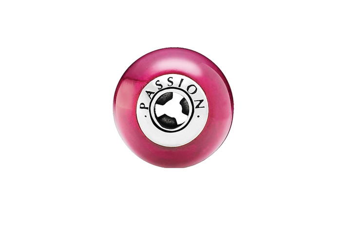 Essence Pandora. 24 шарма новой коллекции — из цельных полудрагоценных камней или с инкрустацией в технике паве — сообщают о главных ценностях