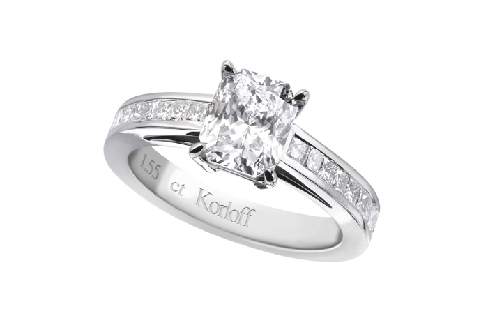 Solitaires, Korloff. «Роман с камнем» длится у основателя ювелирного дома с 1970-х, когда Даниэль Пайассер купил черный сибирский бриллиант купцов