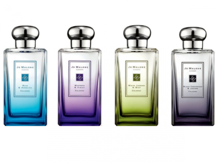 London Rain от Jo Malone. Английский дождь педантично разлит по четырем пузырькам: роса с нотами дягиля, изморось с водяной лилией, полуденная гроза с