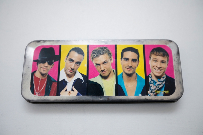 Бесценное сокровище в виде пенала Backstreet Boys (на обратной стороне девочки из All Saints) обнаружено на Уделке.