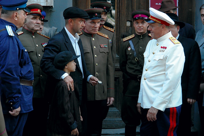 50-летнего маршала Жукова в «Ликвидации» убедительно сыграл почти 70-летний Владимир Меньшов