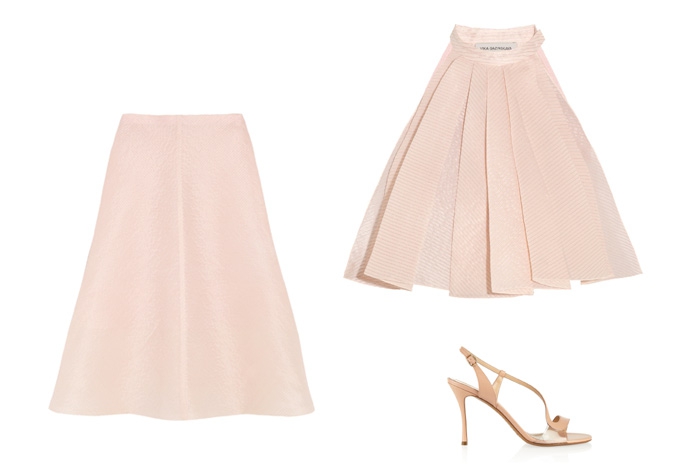 Топ и юбка Vika Gazinskaya, туфли Nicholas Kirkwood