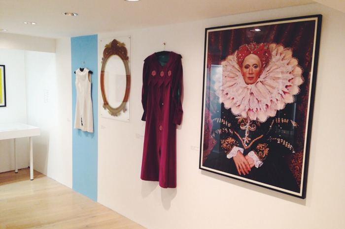 Выставка «Club of friends» в галерее Calvert22, костюмы Константина Гончарова, работа Ирены Куксенайте и портрет Влада Мамышева-Монро