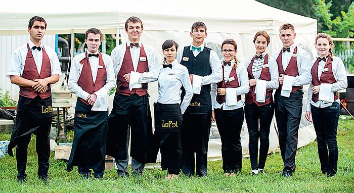 Команда Гильдии шеф-поваров и кондитеров Республики Башкортостан во главе с Максимом Кулешовым на Всероссийском кулинарном чемпионате «Chef a la Russe