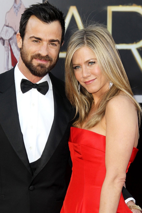 Дженнифер Энистон и Джастин Теру Помолвка голливудской актрисы и режиссера состоялась два года назад, но до планов о свадьбе дело дошло лишь в этом