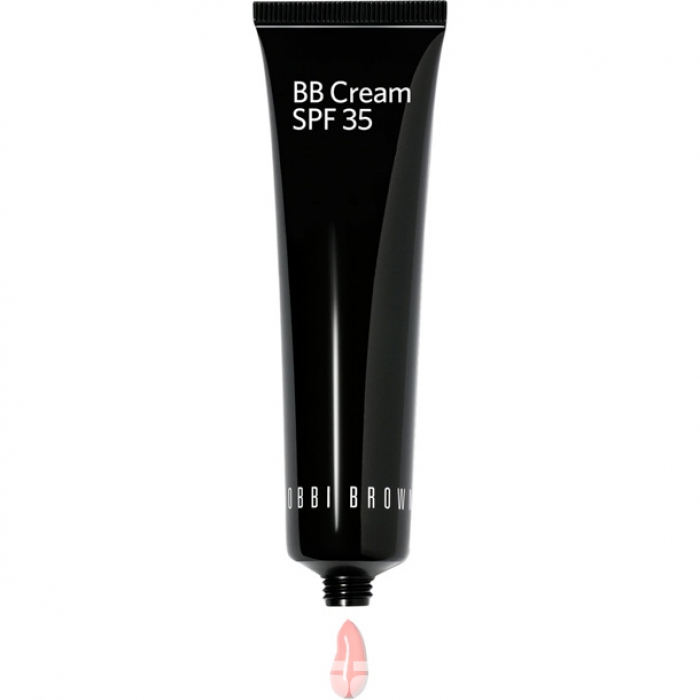 BB Cream SPF 35 от Bobbi Brown– кроме защиты от ультрафиолета и увлажнения слегка матирует кожу. Цветовая палитра достаточно широкая для BB