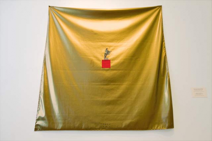 Тимур Новиков. "Аполлон, попирающий Красный Квадрат", парча, бархат, печать, акрил, 1991