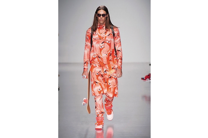 Модель с показа Katie Eary