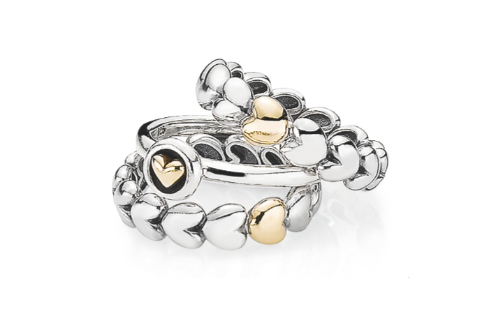 «Семейные ценности», Pandora Кольцо в виде дорожки из сердец символизирует безграничную материнскую любовь.