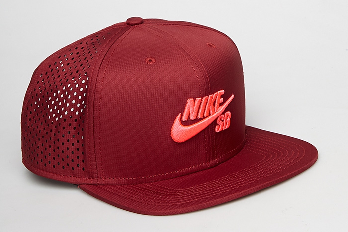 Nike, 1 190 рублей (Kixbox)