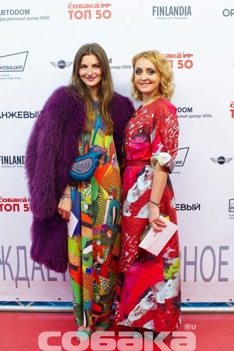 Юлия Осипова и Полина Нитолкан Обещает всем спокойствия загадочная пара с атласной птицей. Перед нами редкое явление, до сих пор до конца не изученное