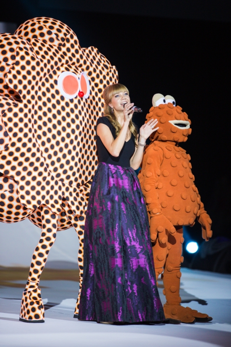 Алла Михеева Девушка была настолько занята своими интеллигентными мыслями, что в происходящем на сцене не заметила ничего подозрительного.