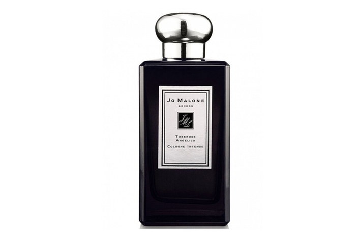 Tuberose Angelica, Jo Malone Одну с царскими почестями растят в зимних садах с викторианских времен, другой разбросан вдоль скалистых дорог Уэльса