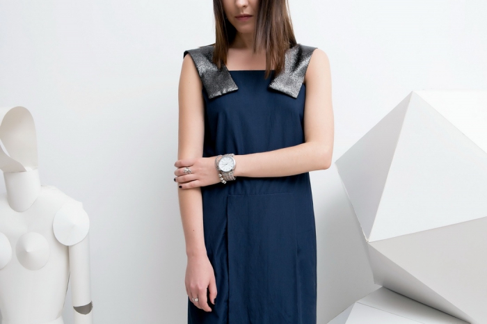 В повседневности выбираю простые вещи и минималистичные аксессуары.