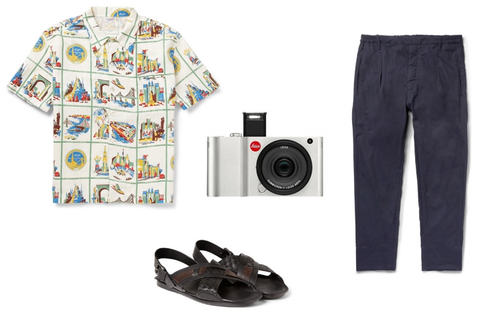 Рубашка Levi's vintage, брюки Lanvin, сандалии Bottega Veneta, фотоаппарат Leica T