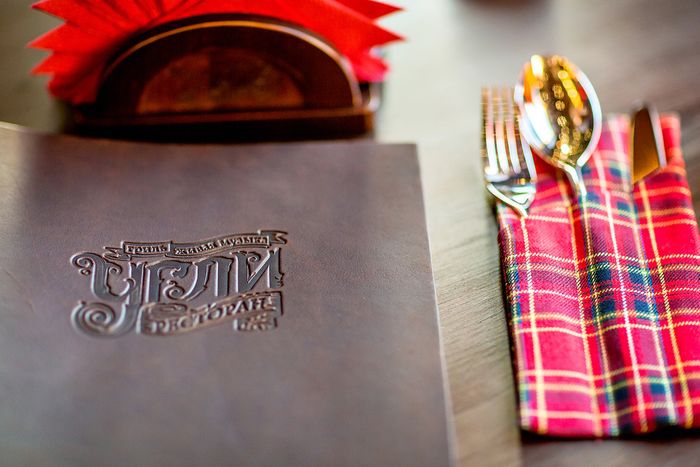 Основа меню ресторана, конечно же, блюда на углях. Стейки из отличной говядины и различных видов рыбы, – в этом заведении любят и умеют готовить.