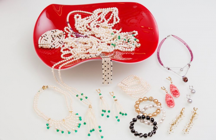 Коллекция украшений, все – «Амаэль». Это единственная марка, которую можно с уверенностью назвать моей, так как ювелирных изделий других брендов у