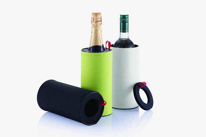 Что нужно к вину Специальные бокалы, у которых вместо ножек плоское основание, охлаждающая рубашка или насадка-охладитель, снижающая температуру