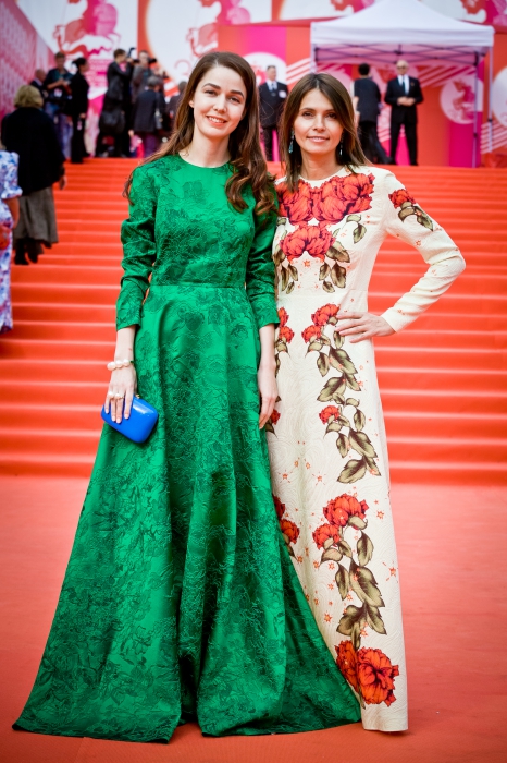 Алена Ахмадуллина и Анна Брострем (обе в Alena Akhmadullina)