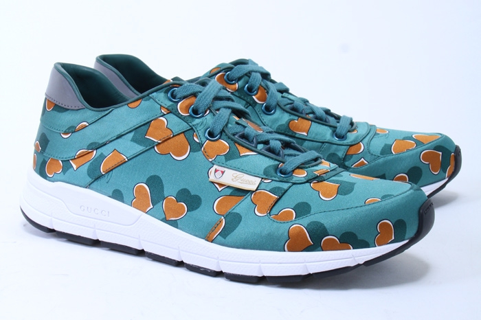 Кроссовки Gucci, 11 685 рублей (Babochka на Невском, 36)