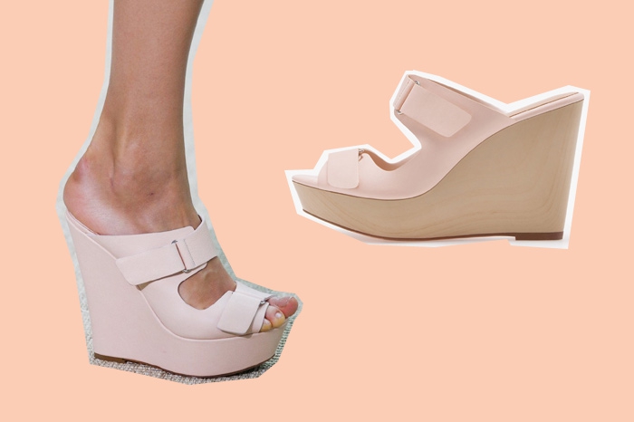 Giambattista Valli, 26 000 рублей; Stradivarius, 1 599 рублей Надо признаться, что подъем сандалий из масс-маркета в разы удобнее, чем у оригинала