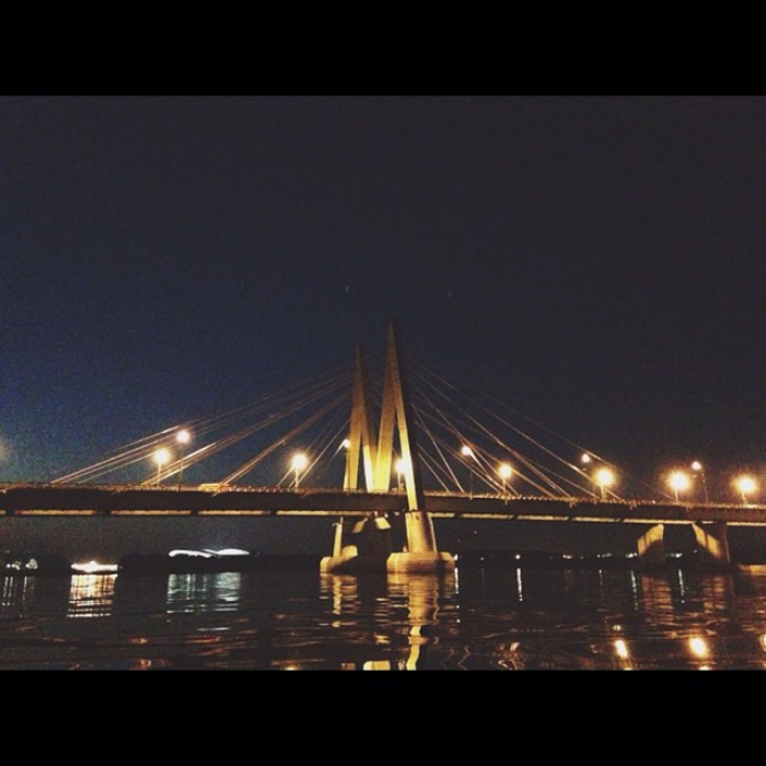 Тематика "Ночная жизнь": мост Миллениум